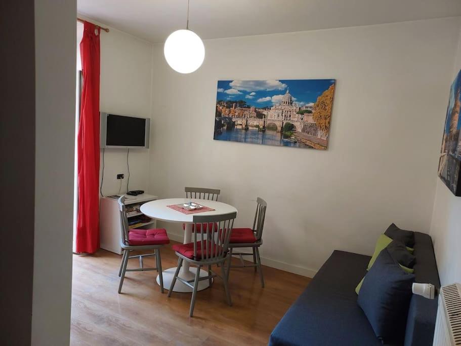 Casa Anna 5 Stelle - Apartment With Garden Рим Екстериор снимка